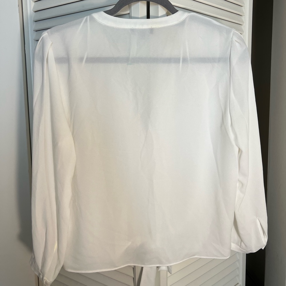 1. State White blouse size s